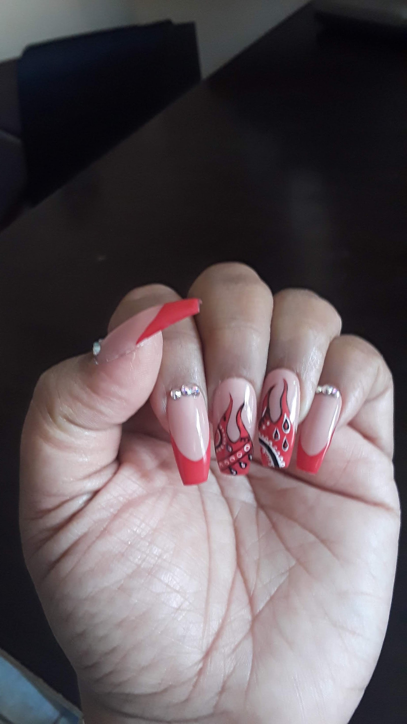 LUXE Beauty Bar nail photo 1