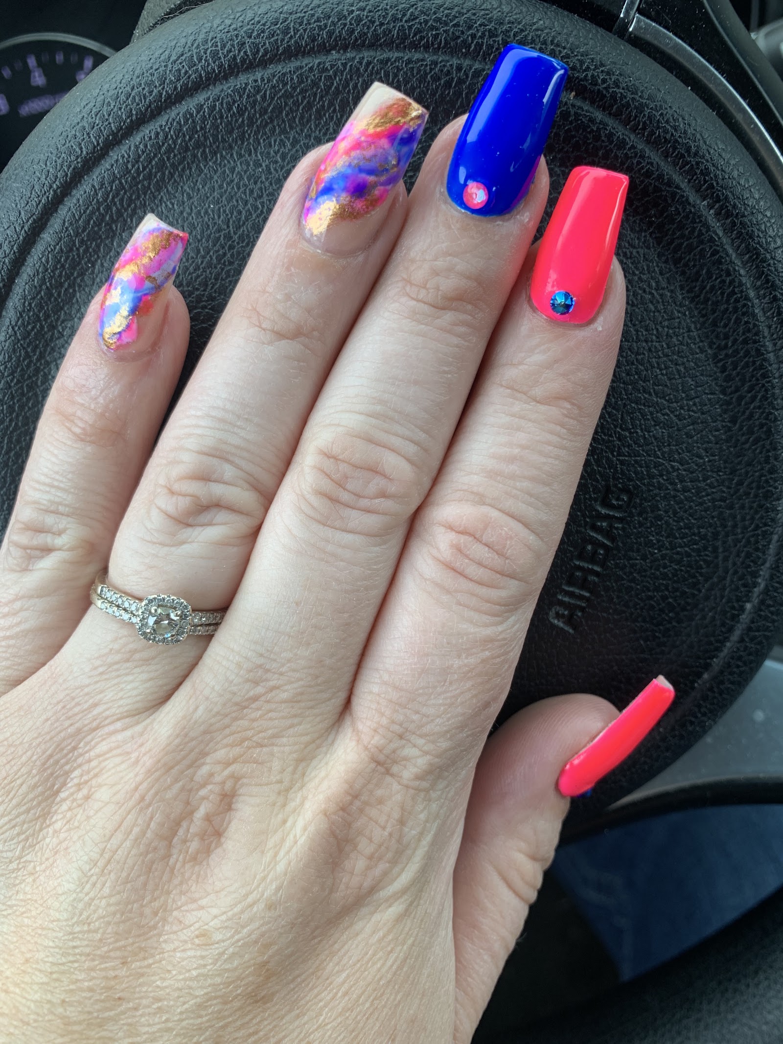LUXE Beauty Bar nail photo 4
